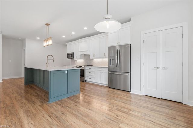 6912 Sunset Cove LN, Gloucester, VA 23061