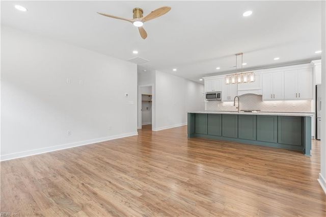 6912 Sunset Cove LN, Gloucester, VA 23061