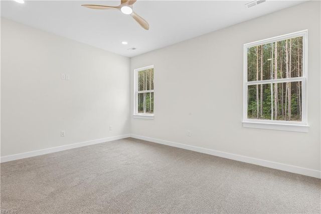 6912 Sunset Cove LN, Gloucester, VA 23061