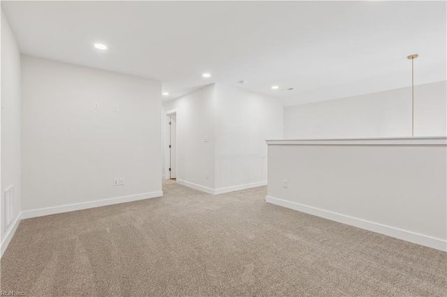6912 Sunset Cove LN, Gloucester, VA 23061