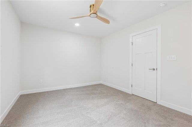 6912 Sunset Cove LN, Gloucester, VA 23061