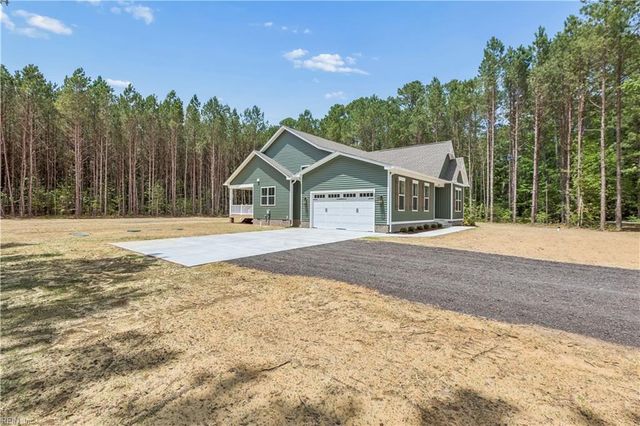 6912 Sunset Cove LN, Gloucester, VA 23061