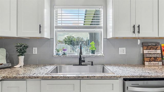 2746 WALDEN WOODS DRIVE, Plant City, FL 33566