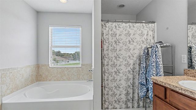 2746 WALDEN WOODS DRIVE, Plant City, FL 33566
