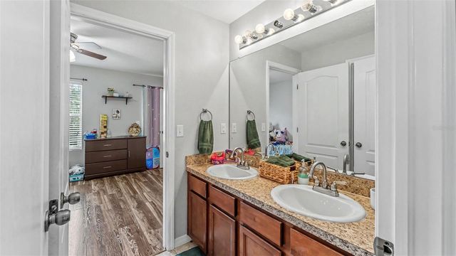 2746 WALDEN WOODS DRIVE, Plant City, FL 33566