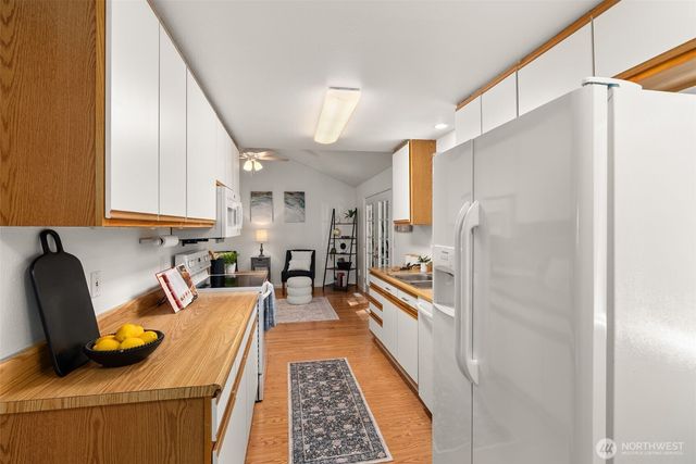 4938 Hilton Road NE, Olympia, WA 98516