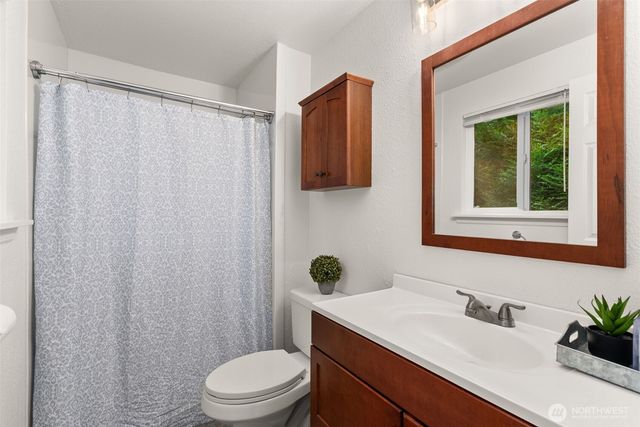 4938 Hilton Road NE, Olympia, WA 98516