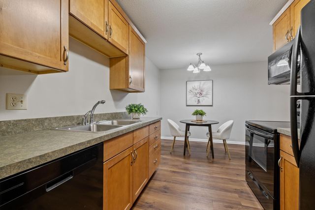 4400 Upton Avenue S 203, Minneapolis, MN 55410