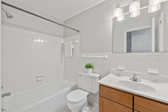 4400 Upton Avenue S 203, Minneapolis, MN 55410