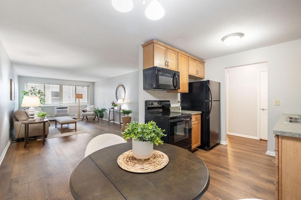 4400 Upton Avenue S 203, Minneapolis, MN 55410