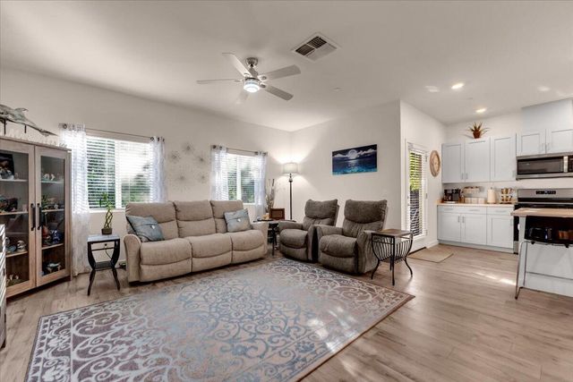 3622 Ginny Court, Redding, CA 96001