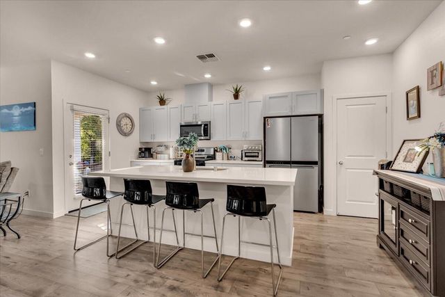 3622 Ginny Court, Redding, CA 96001