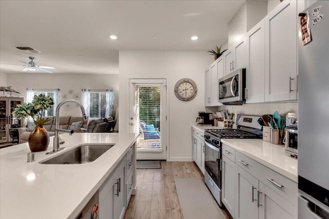 3622 Ginny Court, Redding, CA 96001