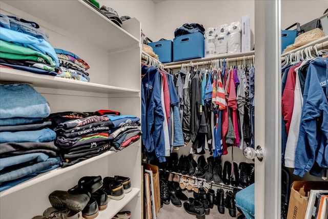 3622 Ginny Court, Redding, CA 96001