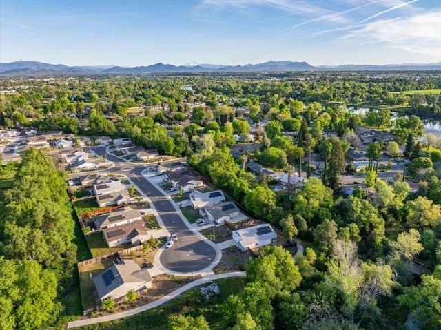 3622 Ginny Court, Redding, CA 96001