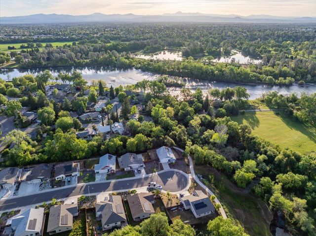 3622 Ginny Court, Redding, CA 96001