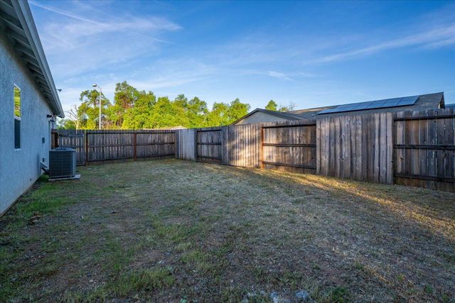 3622 Ginny Court, Redding, CA 96001