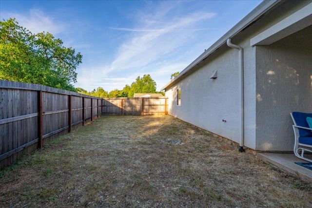 3622 Ginny Court, Redding, CA 96001