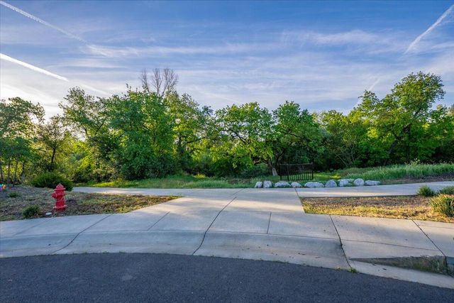 3622 Ginny Court, Redding, CA 96001