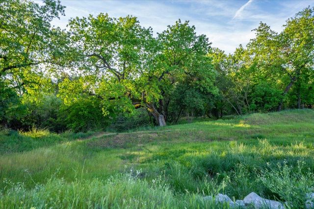 3622 Ginny Court, Redding, CA 96001