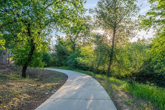 3622 Ginny Court, Redding, CA 96001