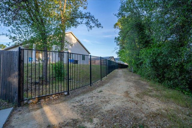 3622 Ginny Court, Redding, CA 96001