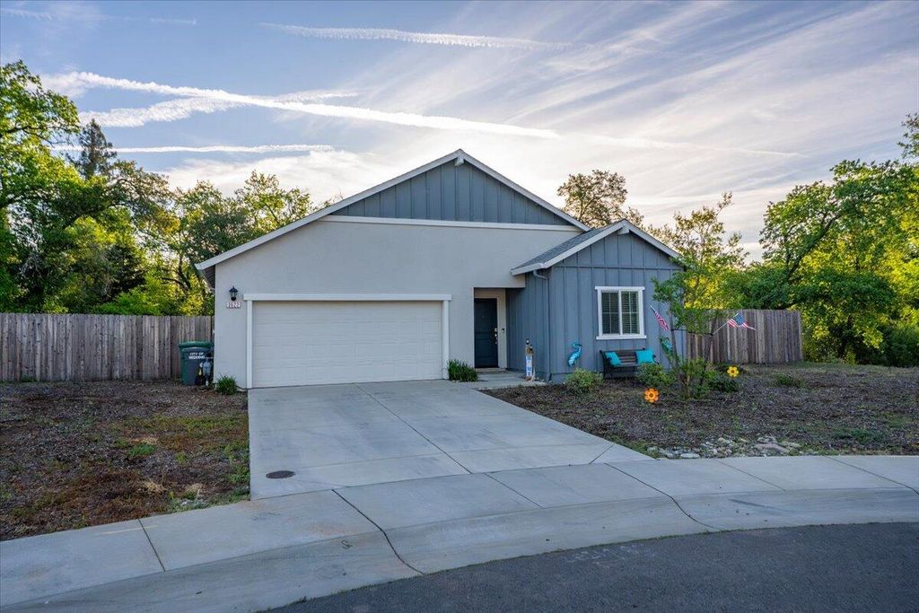 3622 Ginny Court, Redding, CA 96001