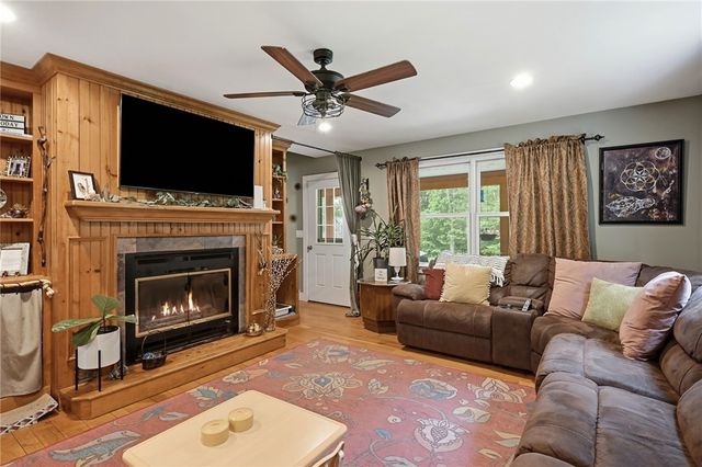 71 Mount Hygeia Road, Foster, RI 02825