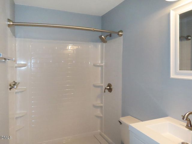 913 Shady Lawn Road A, Chapel Hill, NC 27514