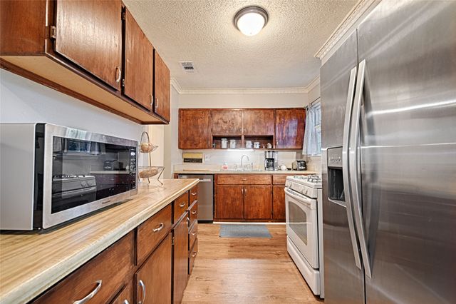 531 Himes Drive, Euless, TX 76039