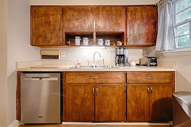 531 Himes Drive, Euless, TX 76039