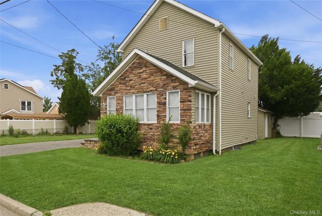 6 Prospect Street, Hicksville, NY 11801
