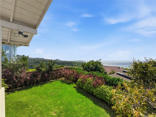 2175 Ahaku Place, Honolulu, HI 96821