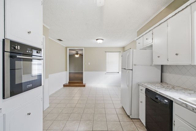 1109 N Lillian Street, Stephenville, TX 76401