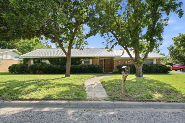 1109 N Lillian Street, Stephenville, TX 76401