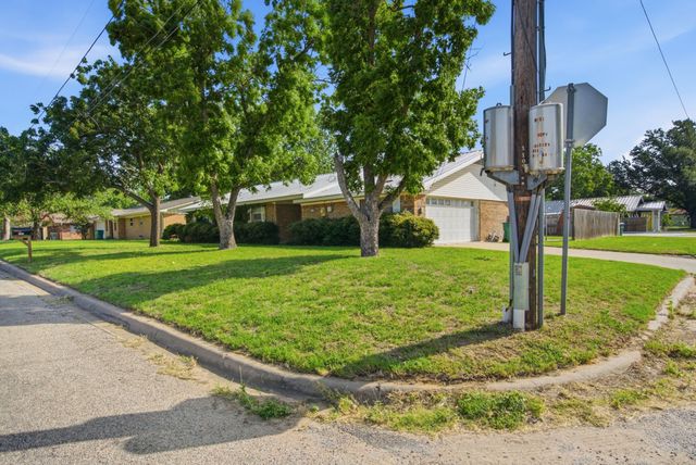 1109 N Lillian Street, Stephenville, TX 76401