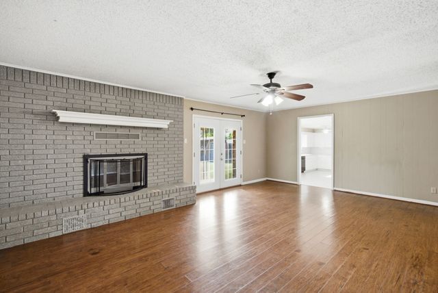 1109 N Lillian Street, Stephenville, TX 76401