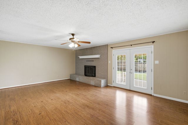 1109 N Lillian Street, Stephenville, TX 76401