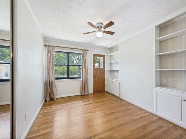 7040 Brooks Avenue, Richland Hills, TX 76118