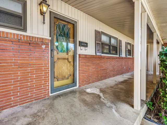 7040 Brooks Avenue, Richland Hills, TX 76118