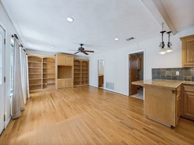 7040 Brooks Avenue, Richland Hills, TX 76118