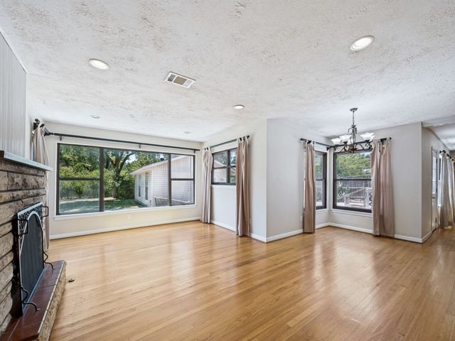 7040 Brooks Avenue, Richland Hills, TX 76118