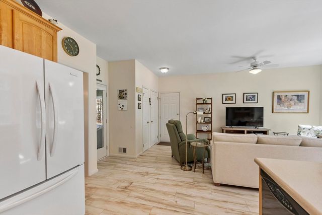 15 Pheasant Ln, Bedford, MA 01730