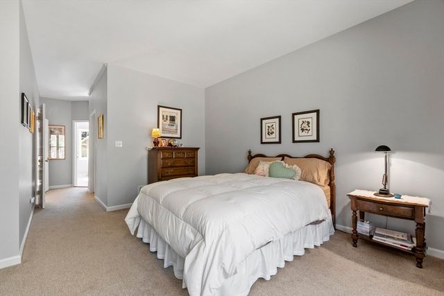 15 Pheasant Ln, Bedford, MA 01730