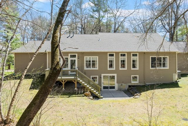 15 Pheasant Ln, Bedford, MA 01730