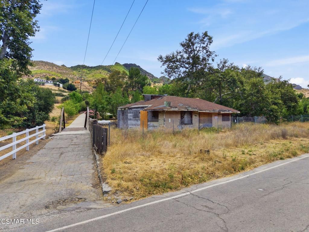 31028 Lobo Canyon Road, Agoura Hills, CA 91301