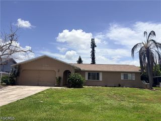 3709 SW 1st PL, Cape Coral, FL 33914