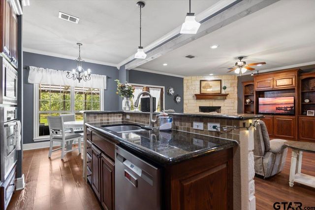 25115 County Road 453, Mineola, TX 75773