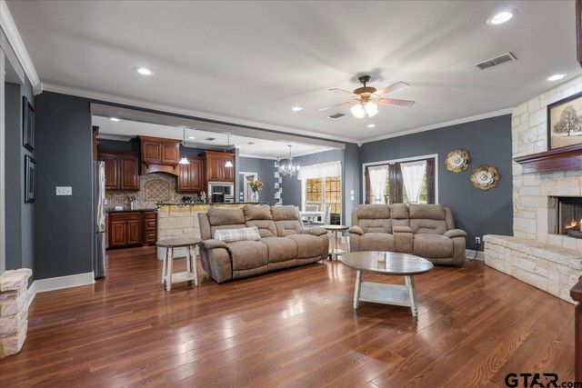 25115 County Road 453, Mineola, TX 75773