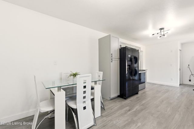 4319 Lynnview Dr, Louisville, KY 40216